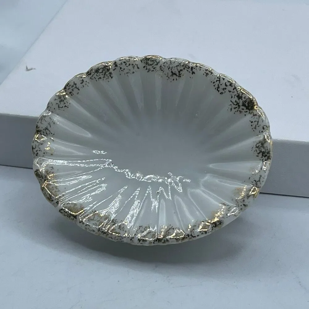 Antique Wallendorf German porcelain trinket dish-soap dish.
